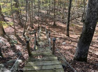 6476 Decker Rd, Bushkill, PA 18324