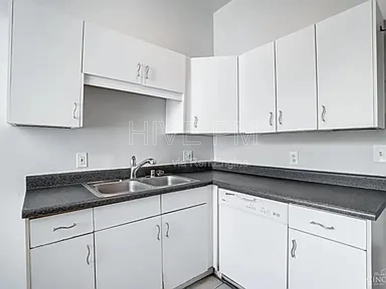 2705 Hackberry St #1 — Photo 11