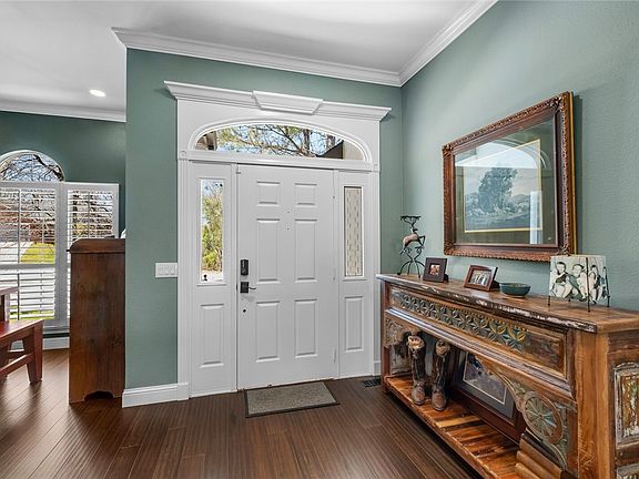 5th image of 2 Willow Bank Cir