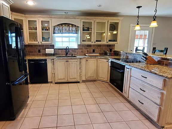 4th image of 1300 E County Road 127