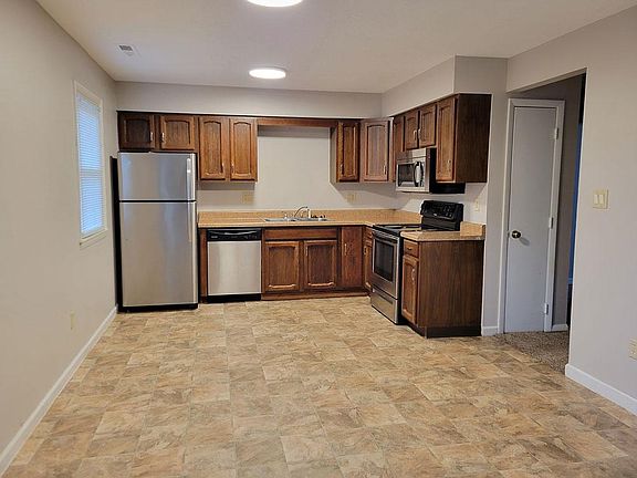 2nd image of 3117 Winslow Pl