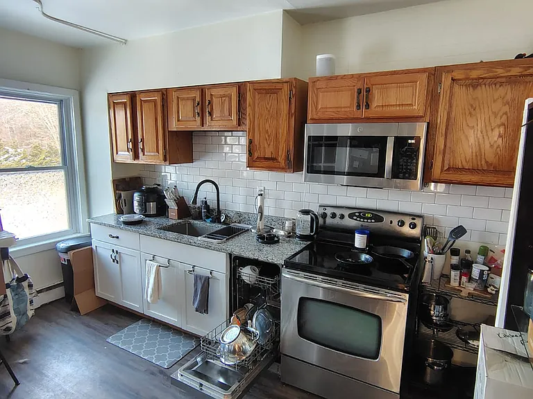 18 Scott Rd #TOWNHOME — Photo 3