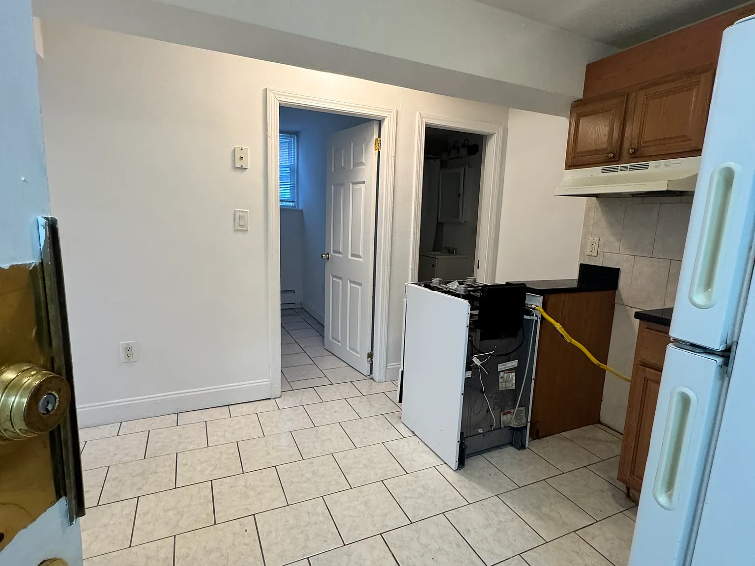 2 bed, 9999 sqft, $2,350 — Photo 2