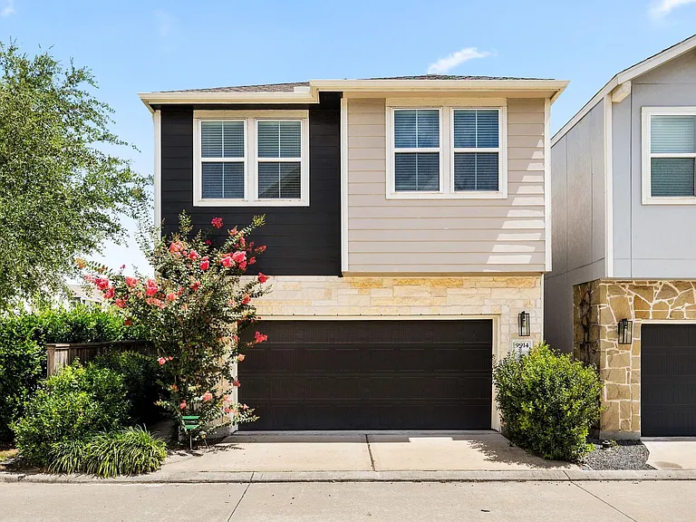 9914 Brickhouse Dr — Photo 2