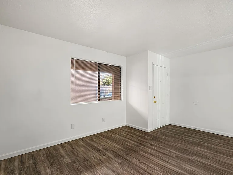 3210 Tulane Dr NE — Photo 6