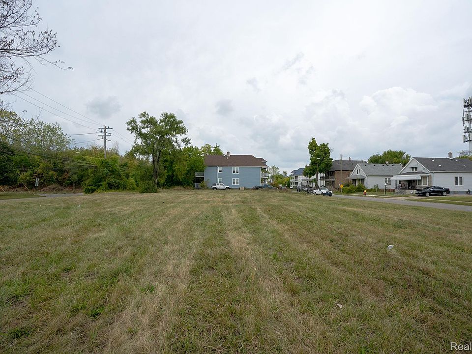 2nd image of 9838 Hindle St