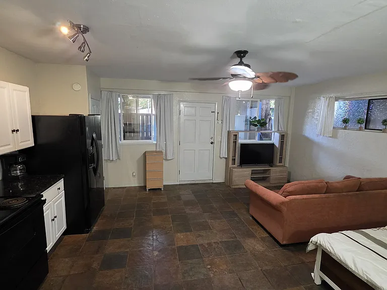 2826 Panepoo St #B — Photo 26
