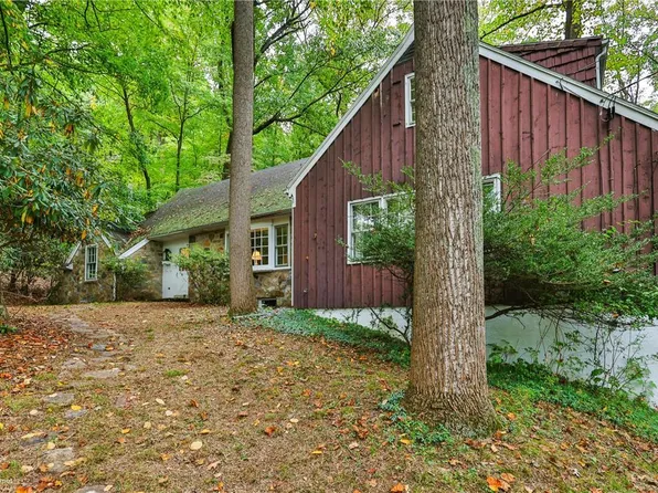 3475 Laurel Ln, Center Valley, PA 18034