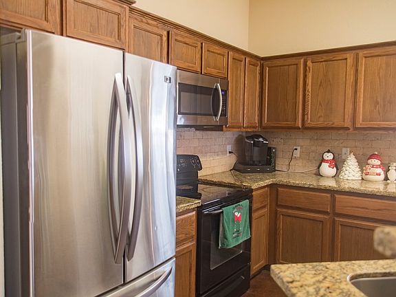 5th image of 1007 N Doris Ave