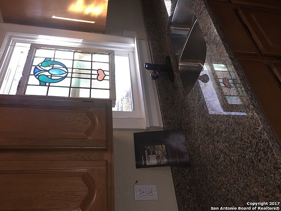 4th image of 1322 McKinley Ave