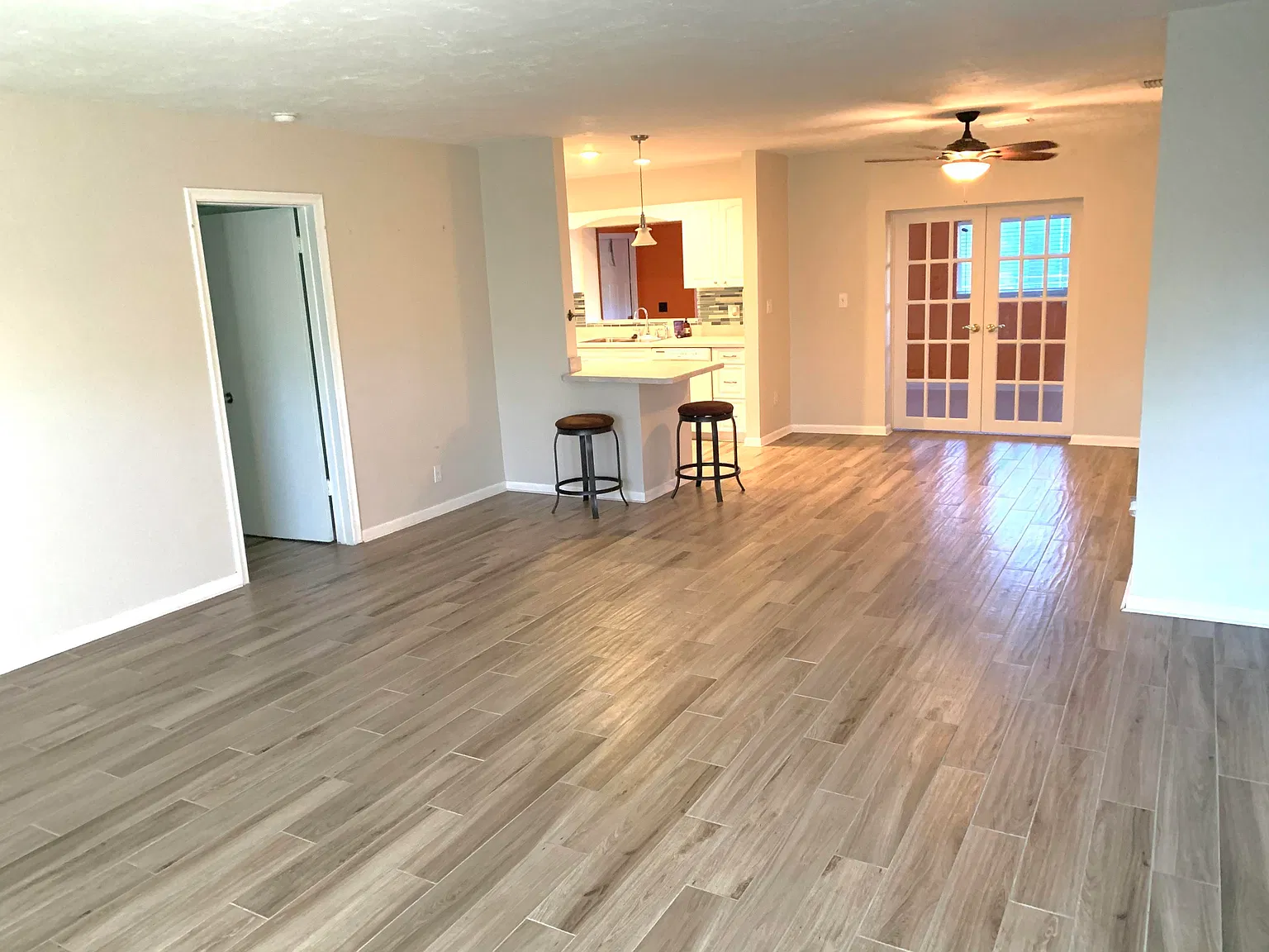 3 bed, 2.0 bath, 1592 sqft, $3,200 — Photo 1