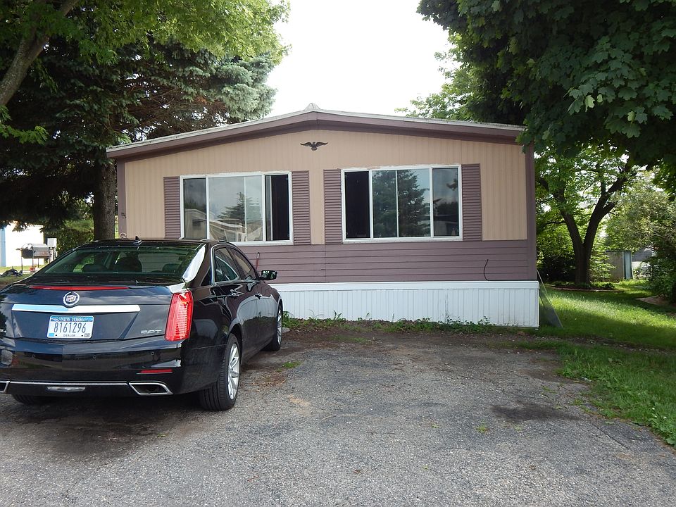 1st image of 6 Hummingbird Dr