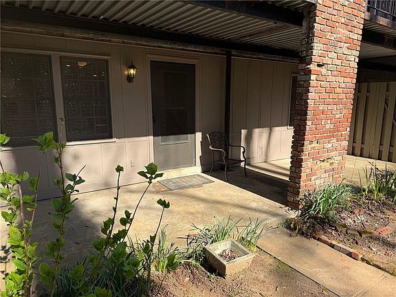 3rd image of 3095 Colonial Way APT M