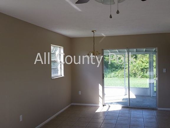 3rd image of 4918 Roosevelt Ave