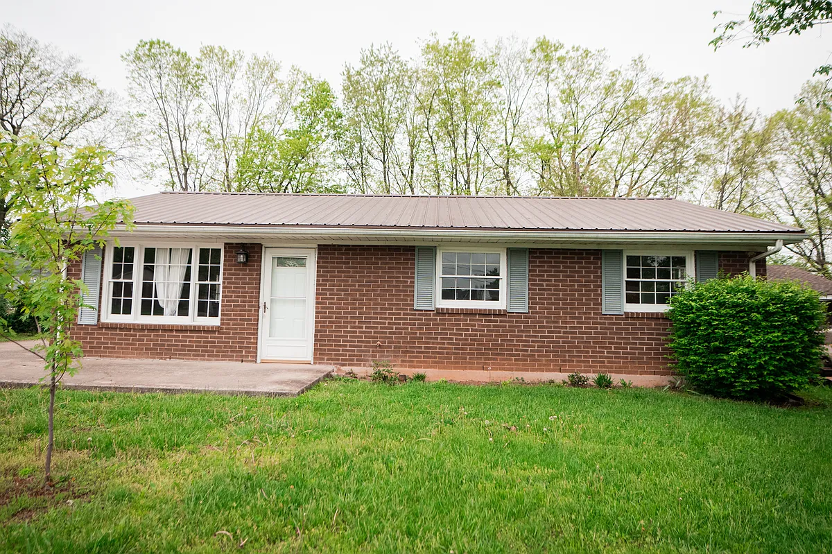 Building Photo - 142 Dunroven Dr