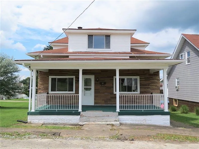 312 Provins Ave photo 1