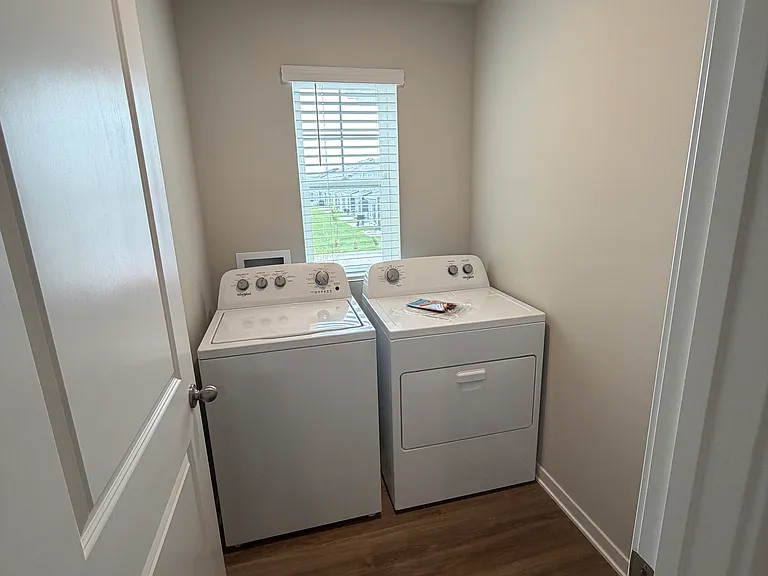 17021 Persimmon Ln — Photo 21