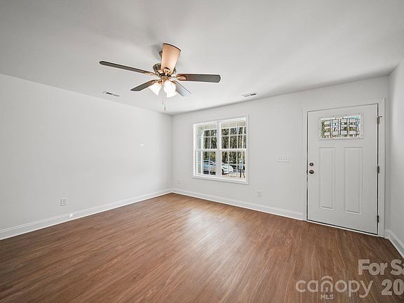 5th image of 1129 Kenly St