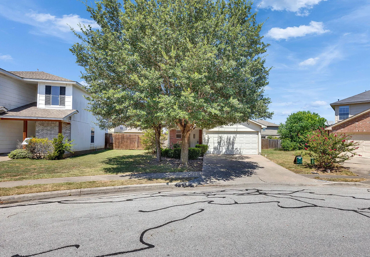 4 bed, 2.5 bath, 1718 sqft, $1,850 — Photo 2
