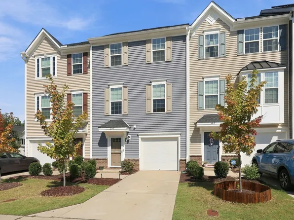 524 Autumn Cure Ct, Fuquay Varina, NC 27526