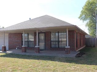 1620 Queensbury Rd, Moore, OK 73160