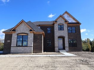 61836 Hevel Ln, Washington, MI 48094