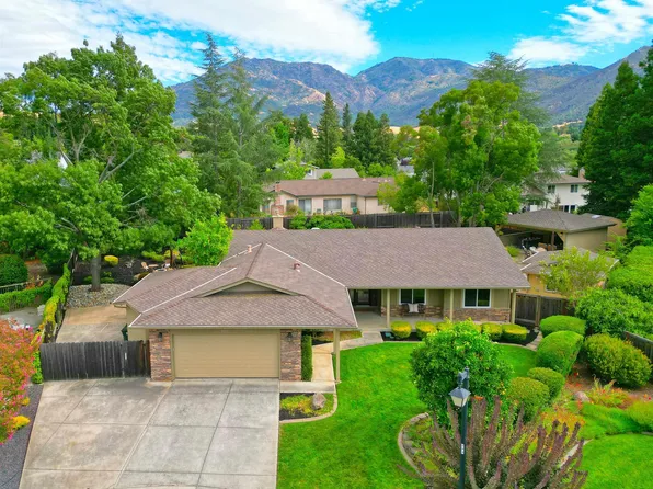 215 Colombard Ct, Clayton, CA 94517