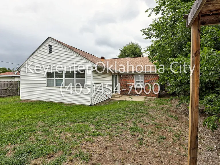 1622 W Britton Rd — Photo 42