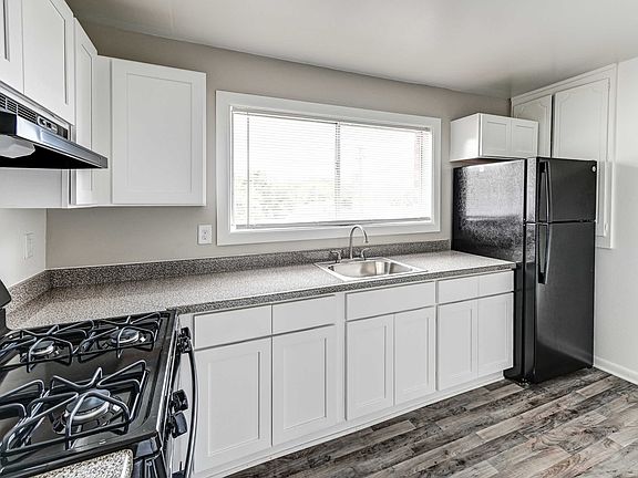 Summit Point Apartments