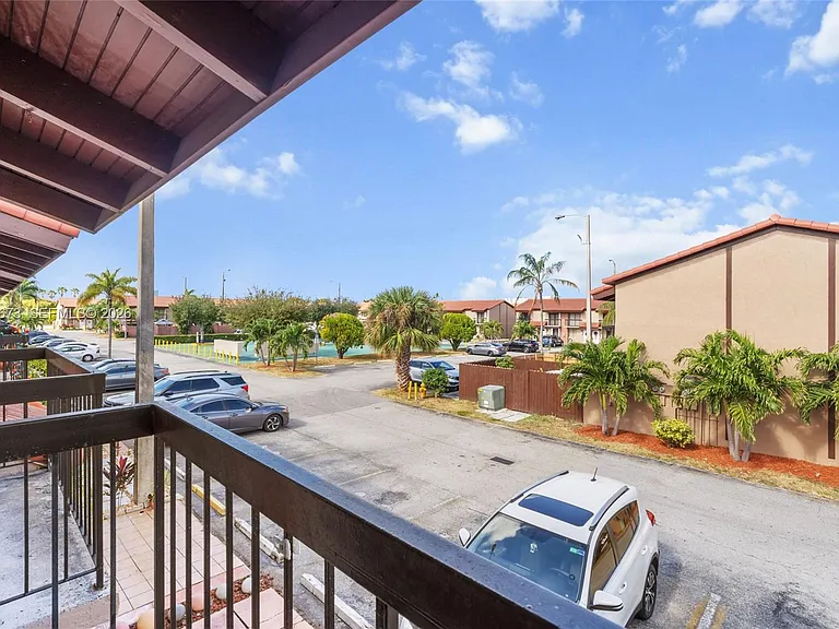 1911 SW 107th Ave #1009 — Photo 33