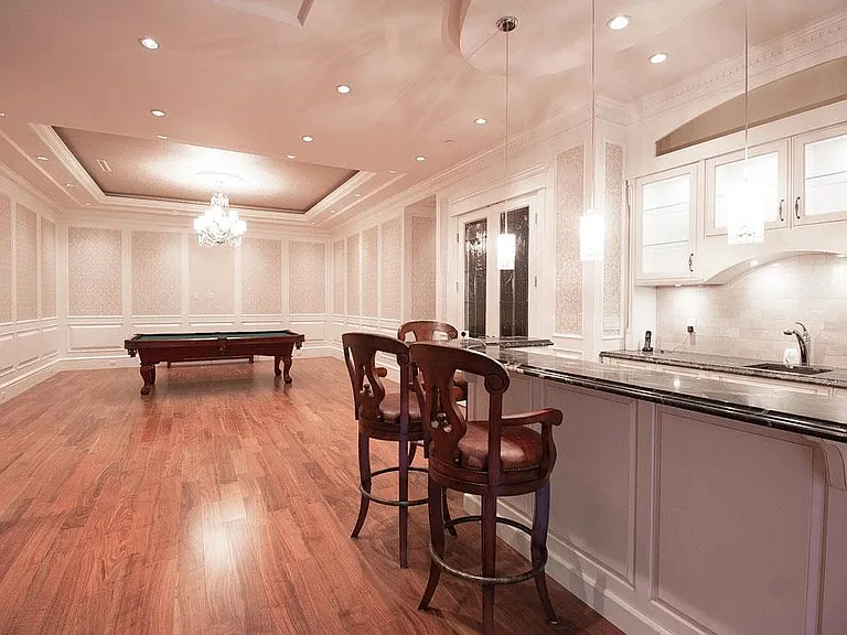 67XX Yew St — Photo 1