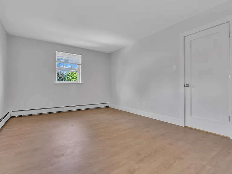 Lancaster Court Apartments — Photo 20