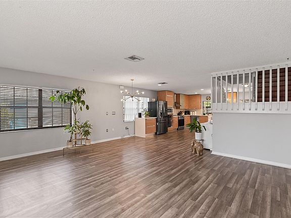 3rd image of 520 Sumter Avenue