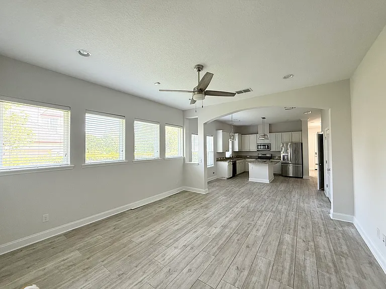 13836 Sachs Ave — Photo 6
