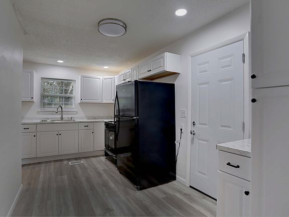 5th image of 736 N Xenophon Ave