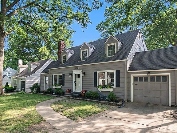 3rd image of 5704 Ash Dr