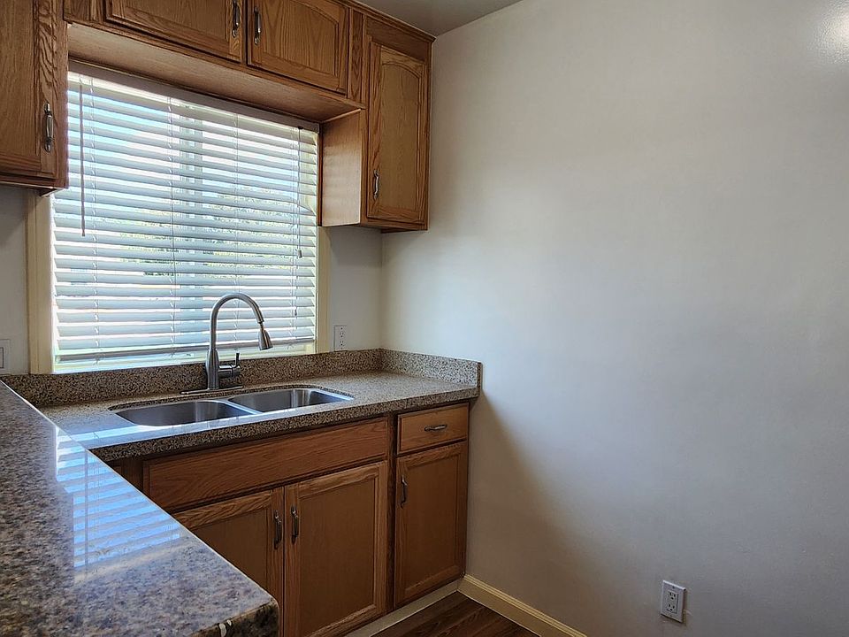 1st image of 824 Maine Ave #5