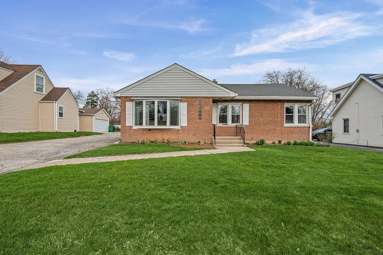 317 N Grace St photo 1