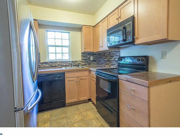 2nd image of 268 Carlyn Ct