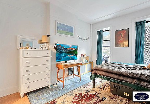 3rd image of 333 E 85th St APT 2-D