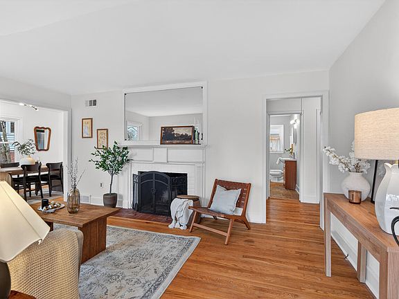 2nd image of 1811 Forest Rd