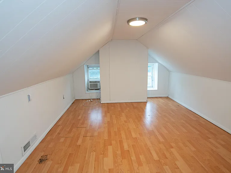 225 Old Soldiers Rd #B — Photo 29
