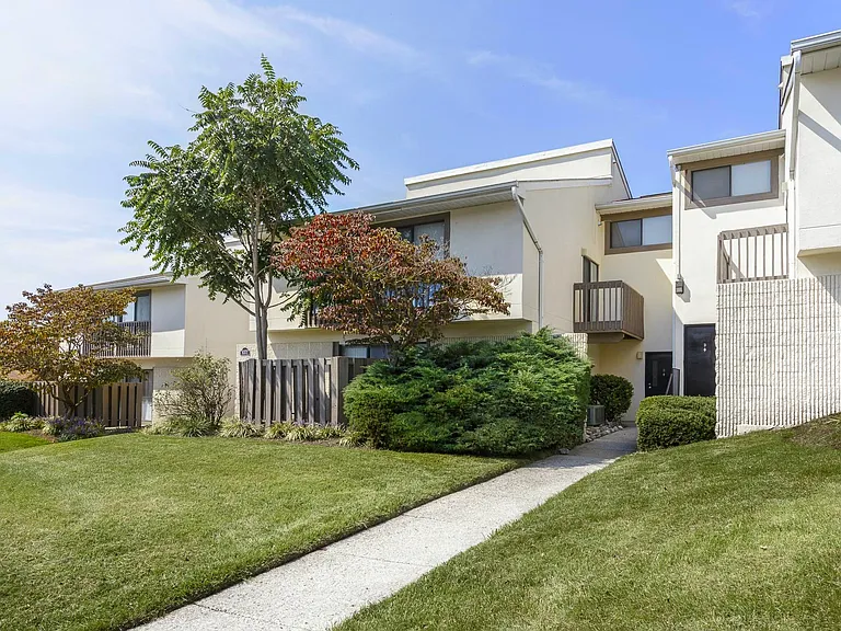 Regency Club Townhomes & Apartments — Photo 22