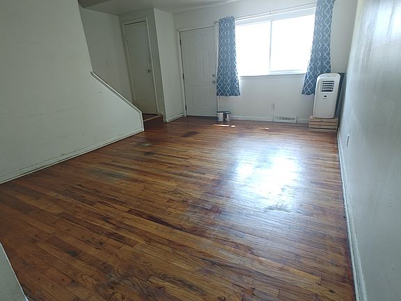 2nd image of 1991 Grasmere Ave