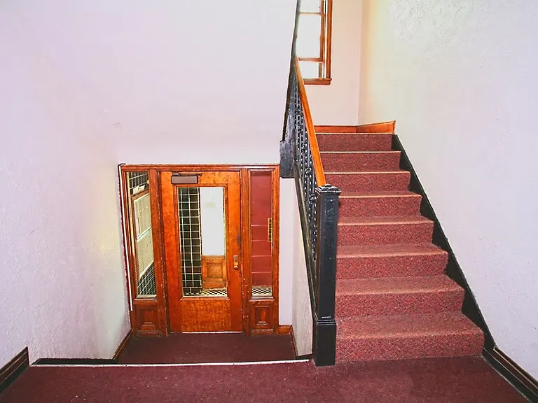 Lee-Yorkshire Apartments — Photo 25