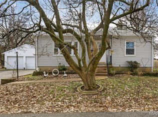 9844 Mecca Ln, Saint Ann, MO 63074