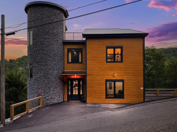 1253 Bavarian Way, Gatlinburg, TN 37738