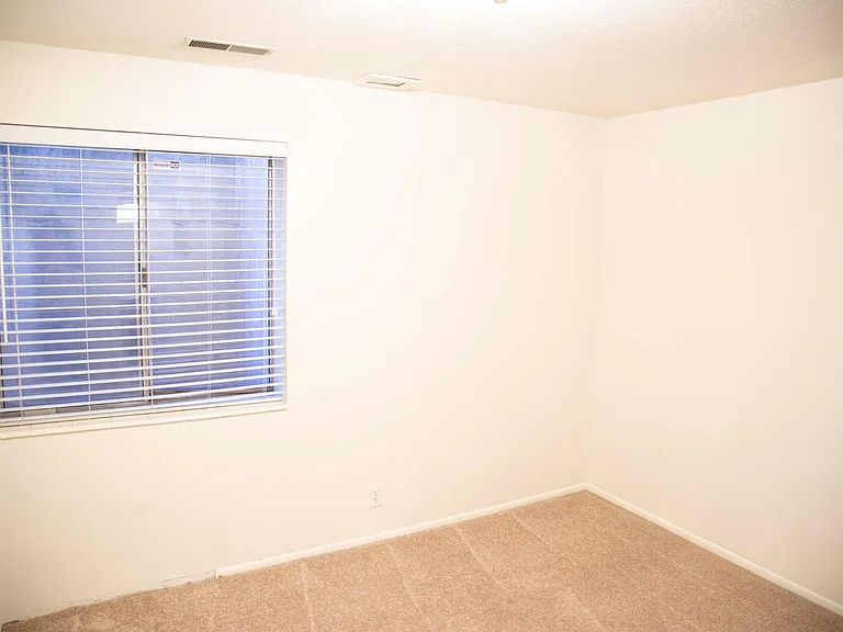 1793 S Laurelhurst Dr — Photo 15