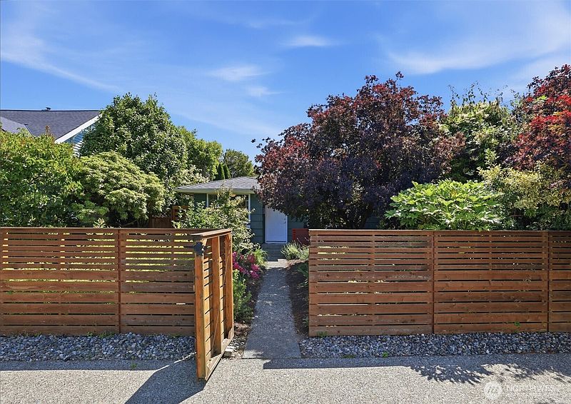 4th image of 7752 17th Avenue SW