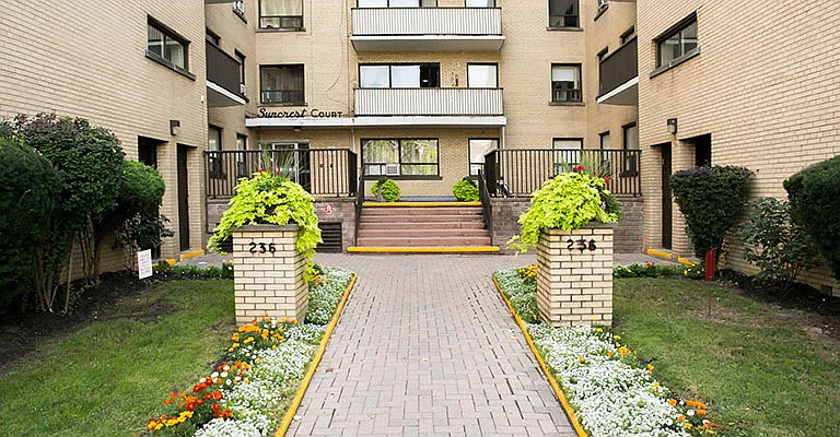 236 Vaughan Rd — Photo 4